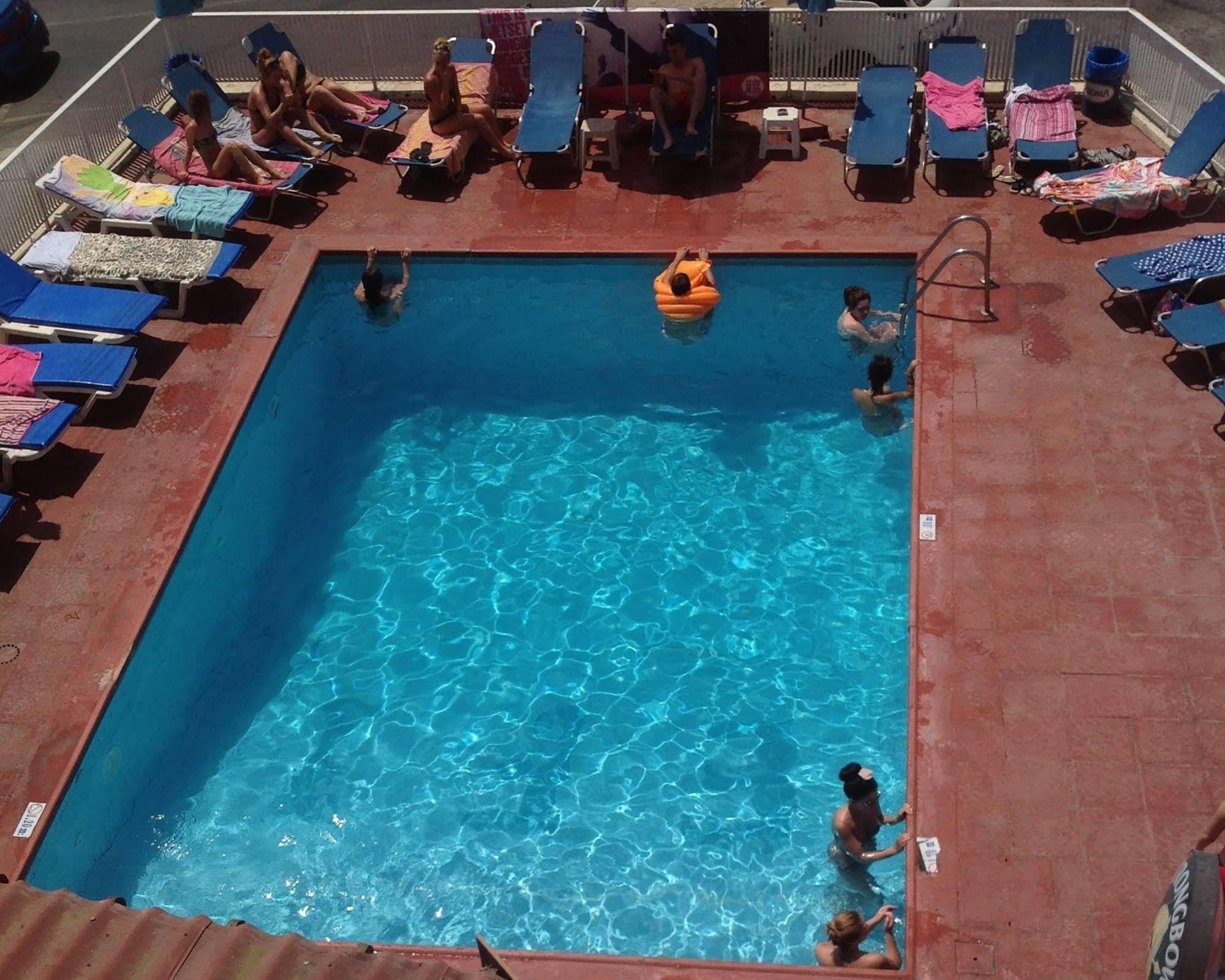 Efi Hotel Apts Ayía Nápa Extérieur photo