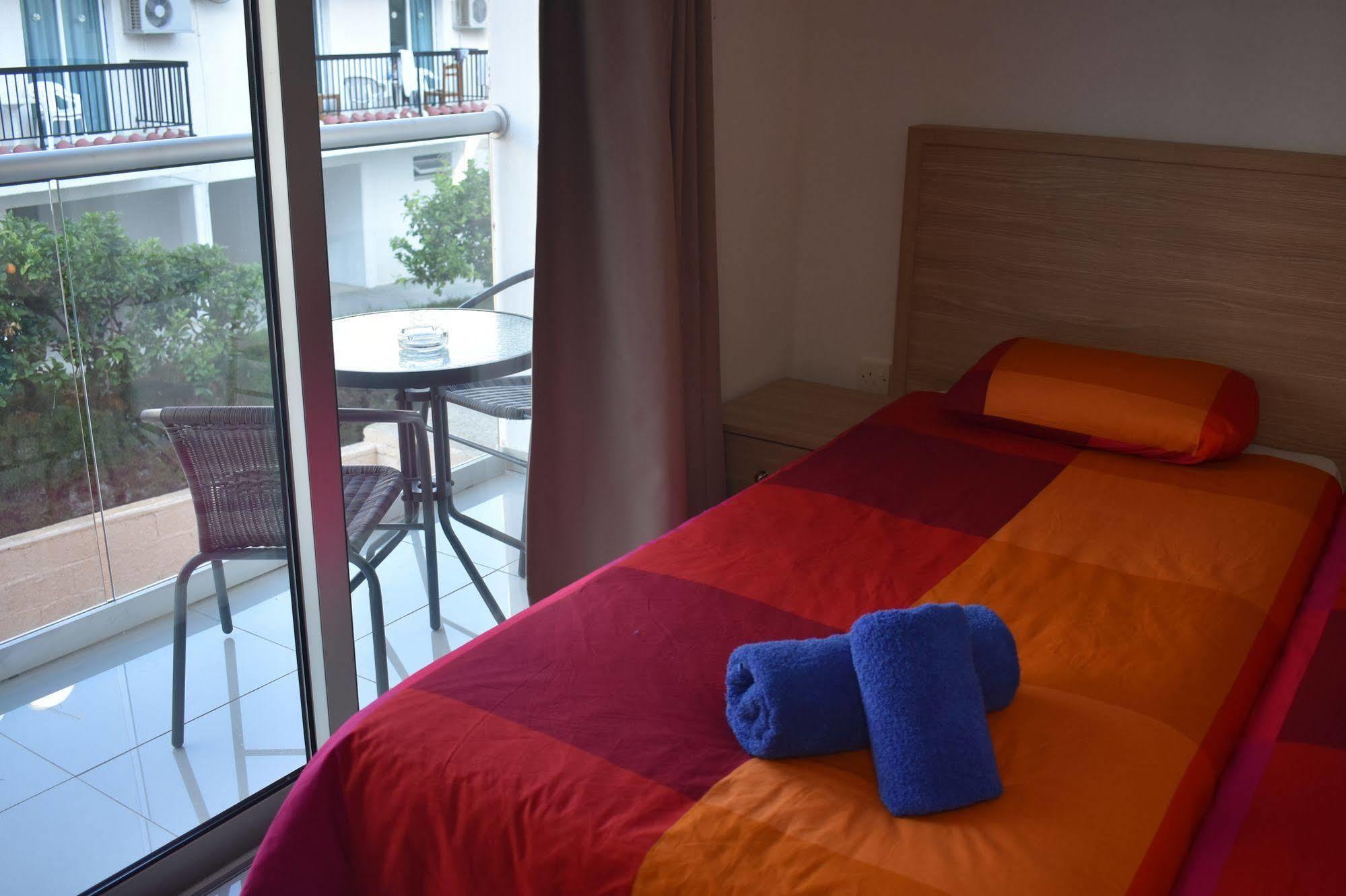 Efi Hotel Apts Ayía Nápa Extérieur photo